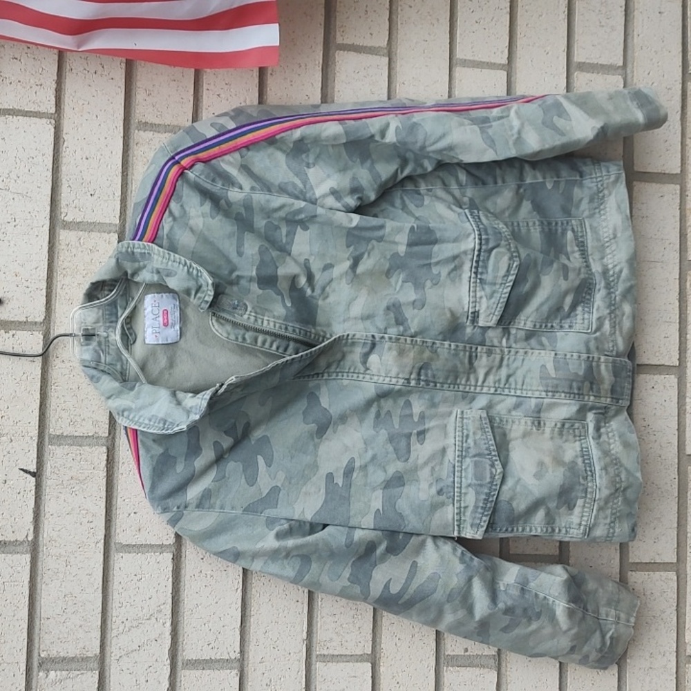 Place Jacket* - Picture 3 of 11